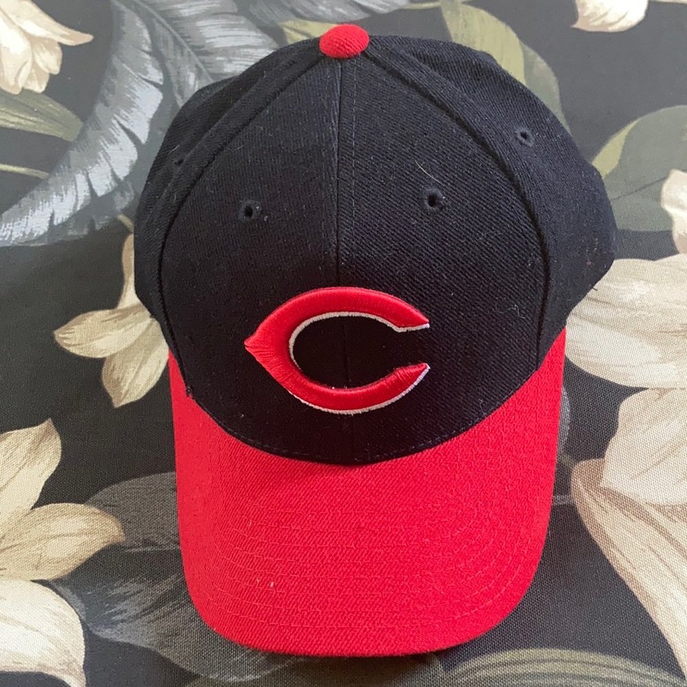 Puma nice Cincinnati reds SnapBack baseball hat